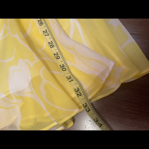 Strapless Bright and Floral Dress - Picture 5 of 6